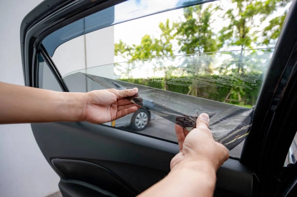 Common Signs You Need Window Tint Removal For Your Vehicle in Los Angeles CA